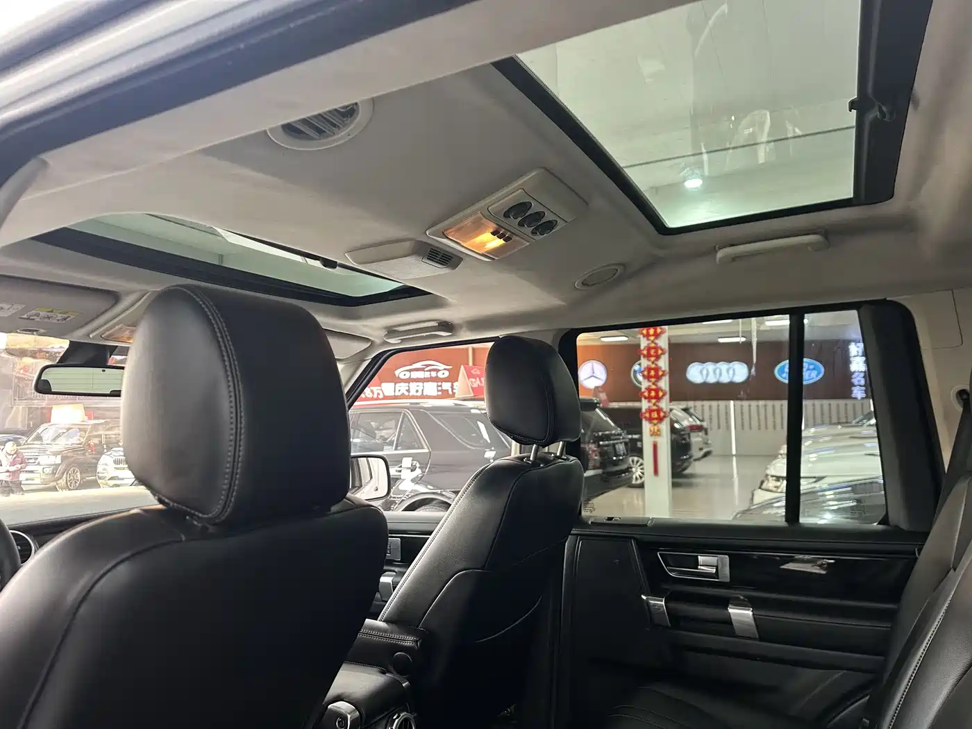 Land Rover Discovery 2013 3.0 SDV6 HSE Diesel фото 18
