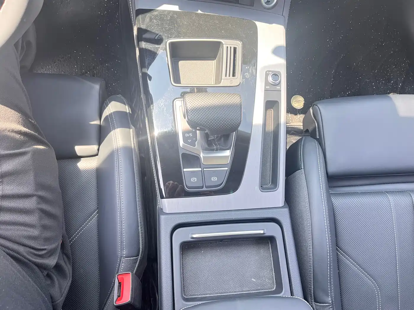 Audi Q5L 2024 Model 40 TFSI Luxury Dynamic фото 7