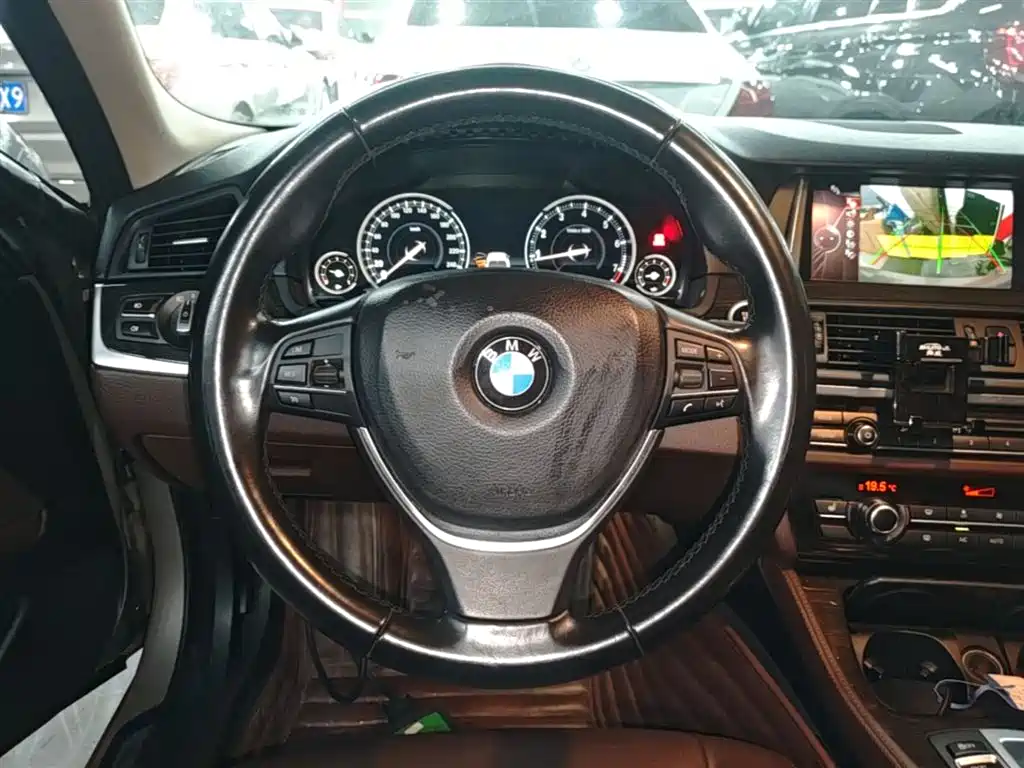 BMW 5 Series 2017 525Li Luxury Design Package фото 11