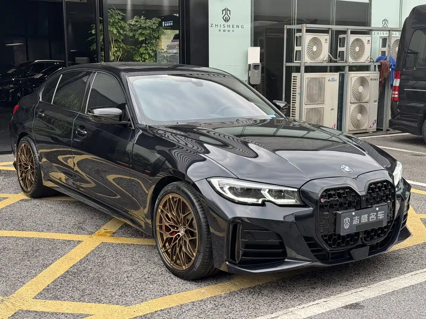 BMW 3 Series 2021 330Li xDrive M Sport Night Edition фото 3
