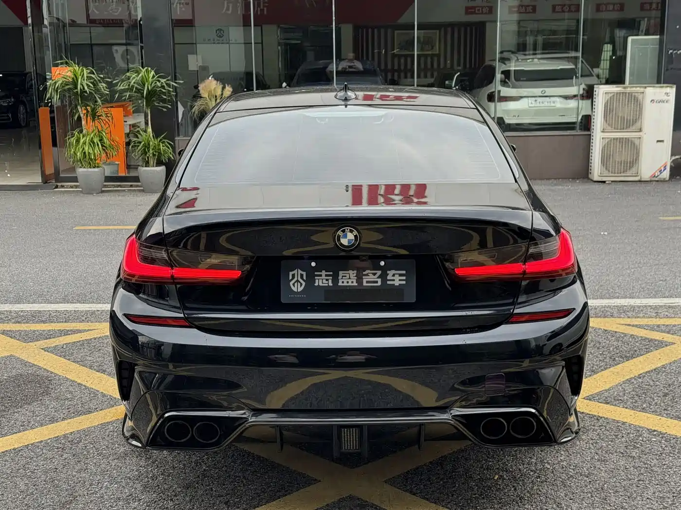 BMW 3 Series 2021 330Li xDrive M Sport Night Edition фото 15