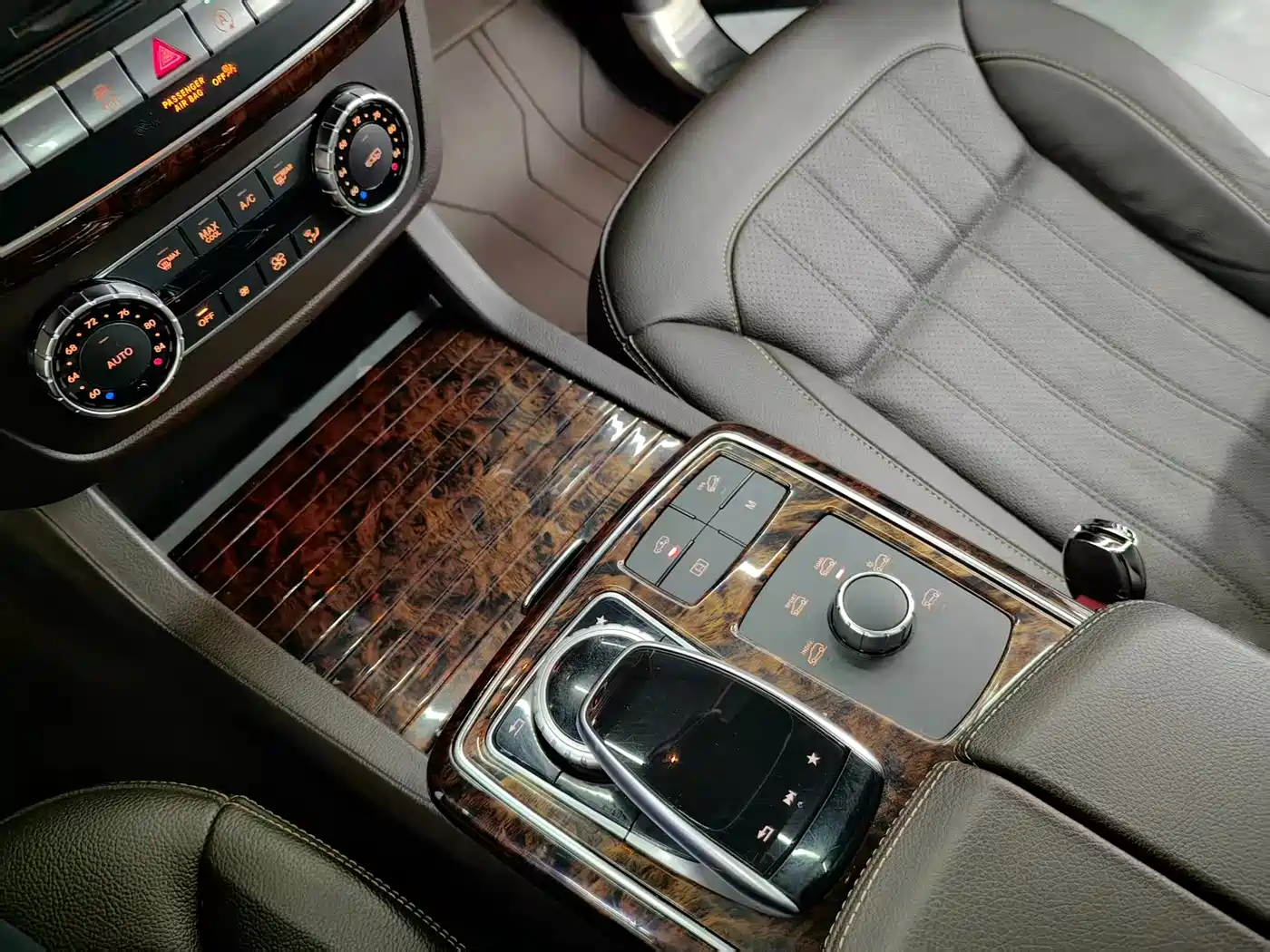 Mercedes-Benz GLS 2018 GLS 400 4MATIC Luxury фото 9
