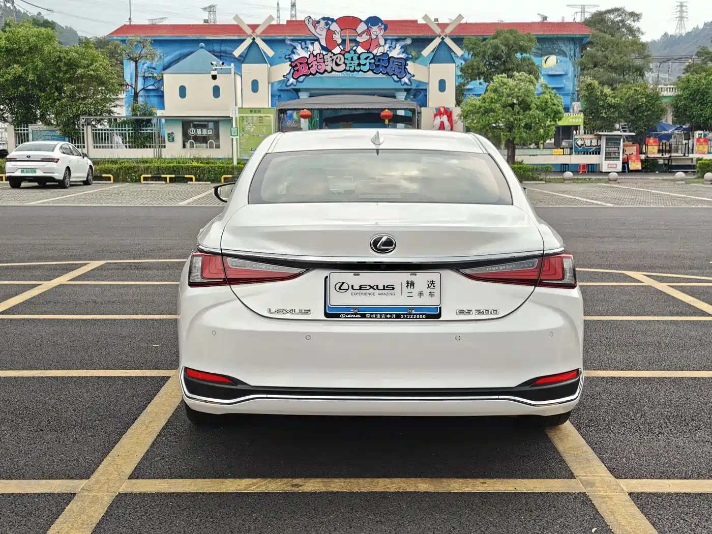 Lexus ES 2023 200 Excellence Edition фото 8