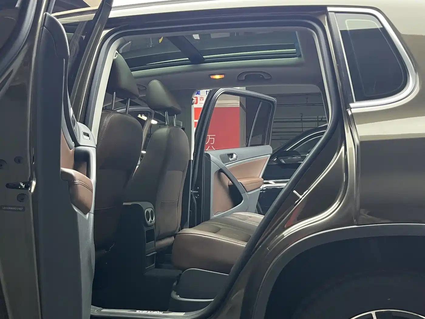 Volkswagen Tiguan 2015 1.8TSI Automatic 2WD Highline фото 12