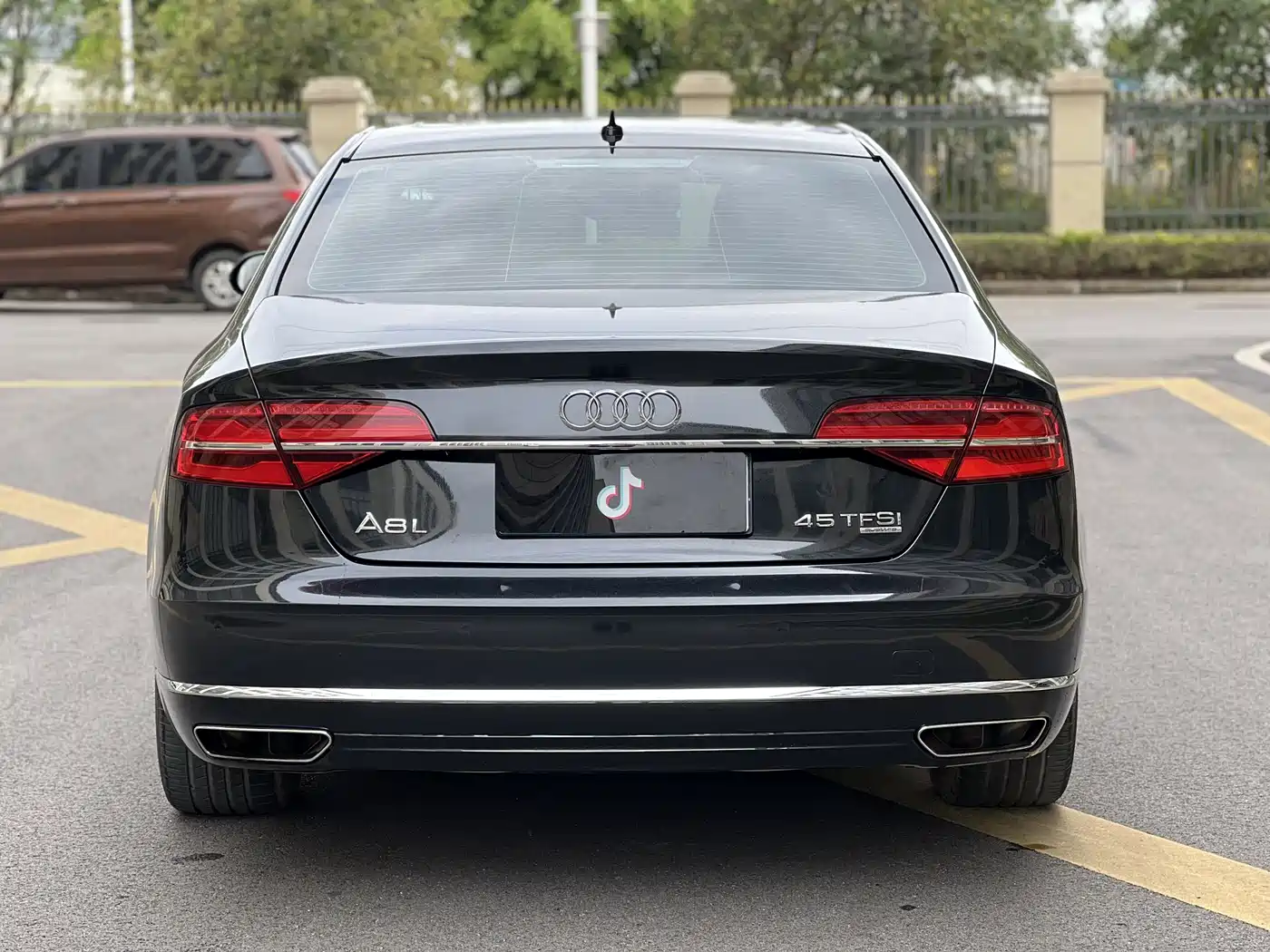 Audi A8 2014 A8L 45 TFSI quattro Luxury фото 27