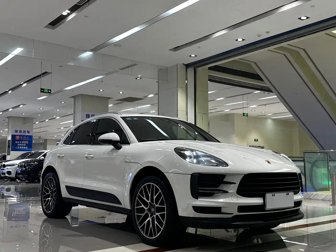 Porsche Macan 2020 Macan 2.0T фото 3