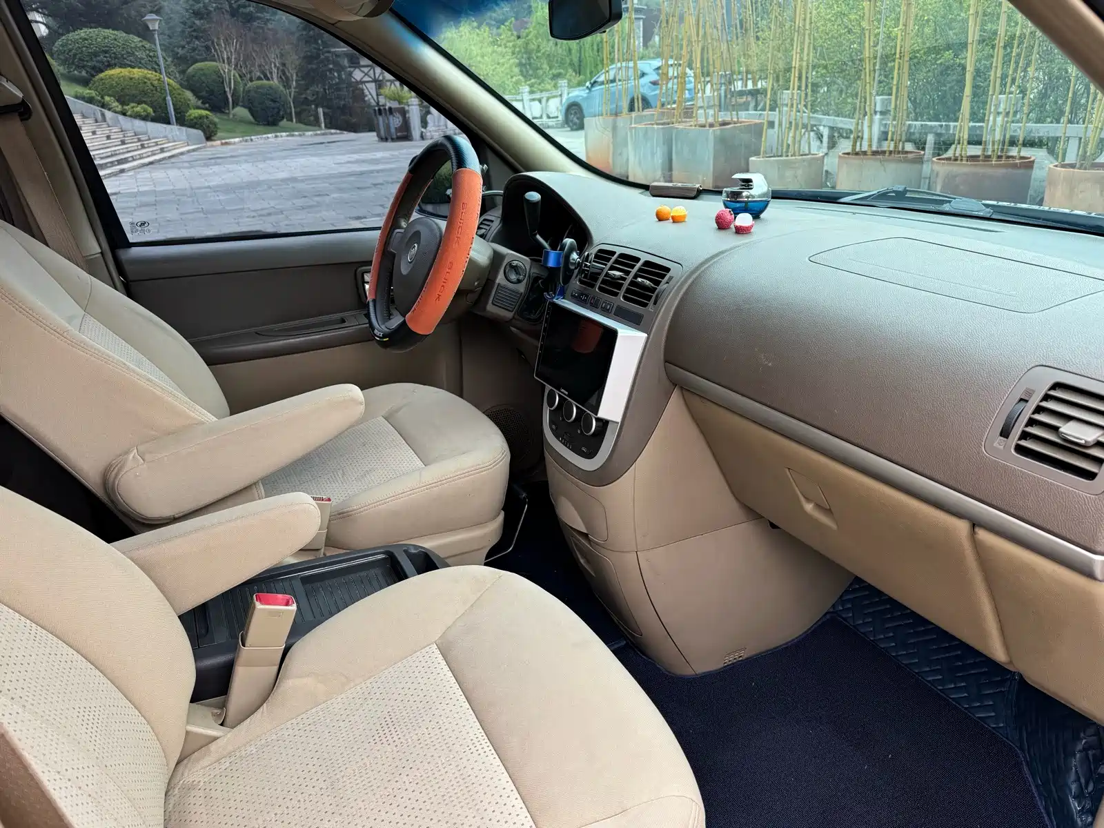 Photo 10 - Buick GL8