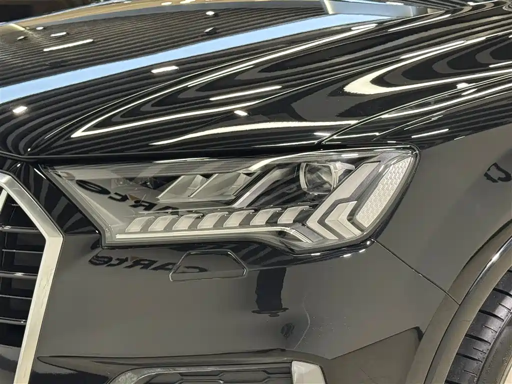 Audi Q7 2023 45 TFSI quattro S line Sport фото 8