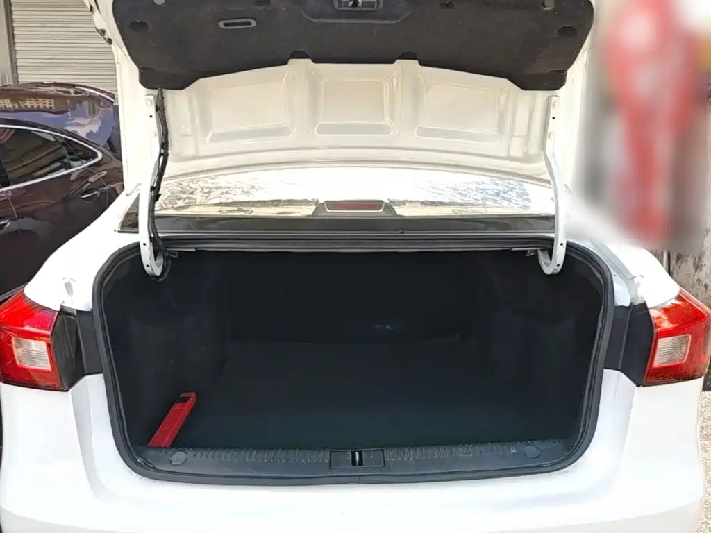 Roewe 360 2017 2017 1.5L Auto Luxury Edition