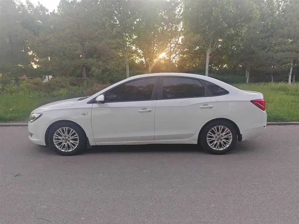 Buick Excelle 2015 15N Automatic Luxury фото 13