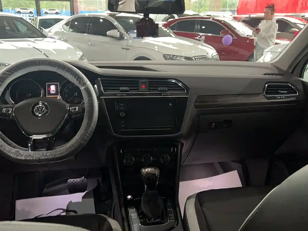 Volkswagen Tiguan L 2019 280TSI Auto 2WD Panorama Comfort Edition China V фото 10