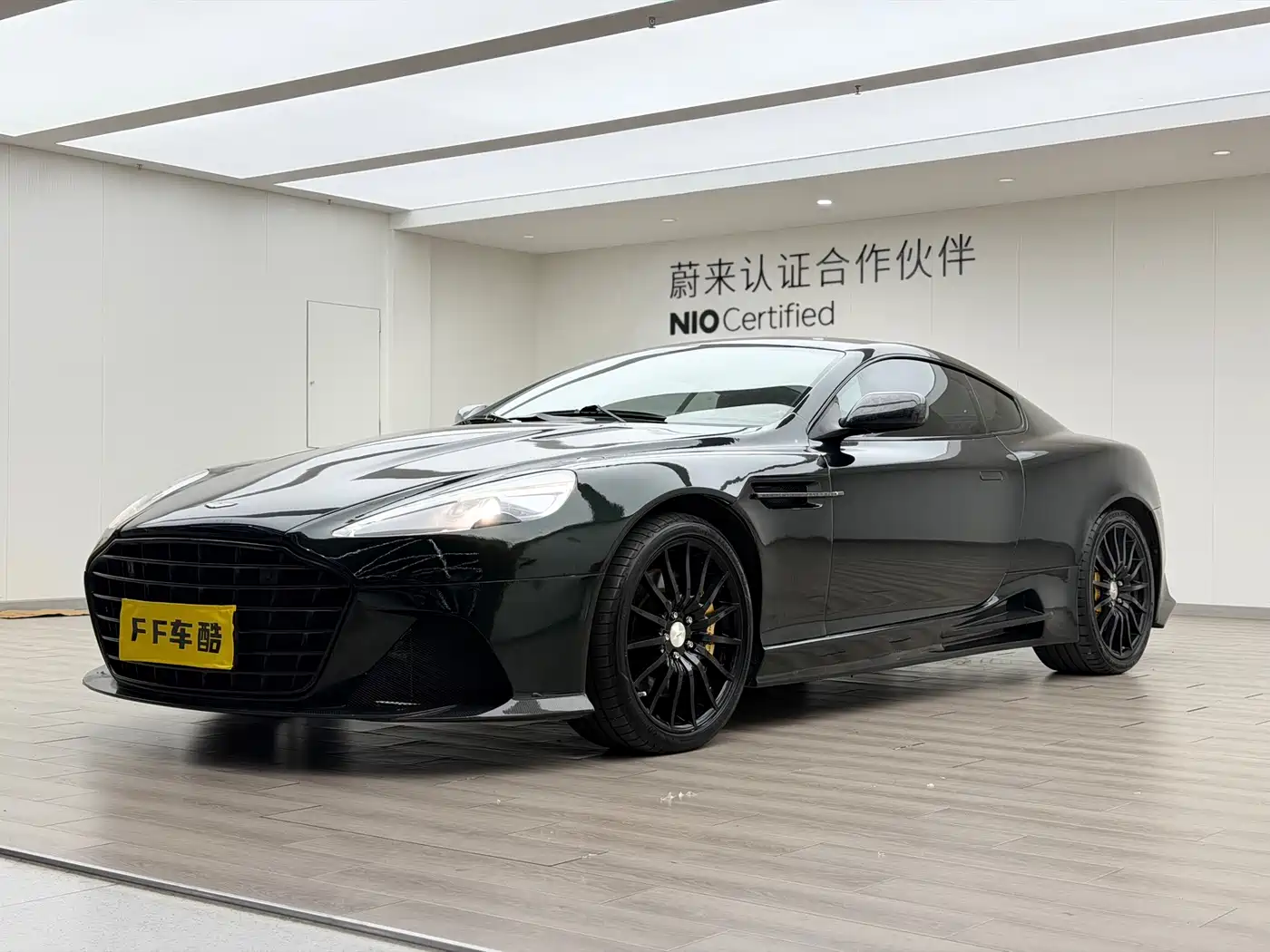 Aston Martin DB9, 2011 год