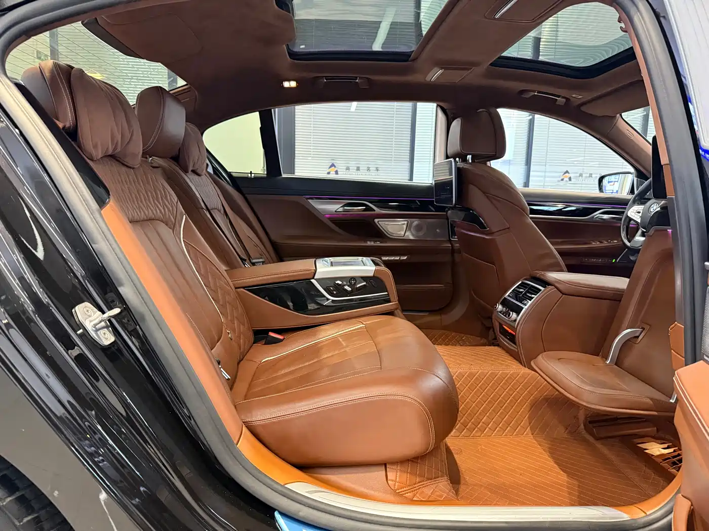 BMW 7 Series 2018 740Li xDrive Premium Type Excellence Package фото 9