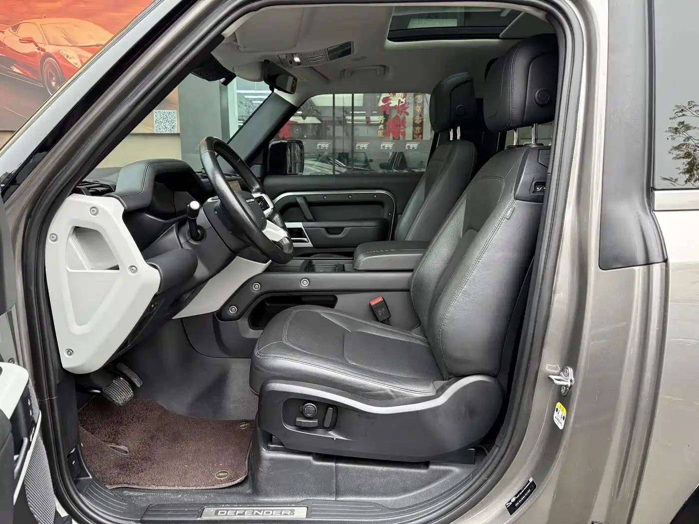 Land Rover Defender 2023 Facelift 90 3.0T P400 XS фото 4