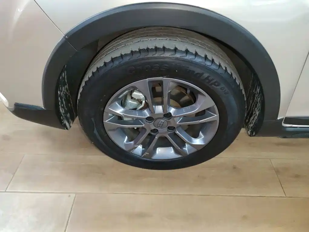 Фото 25 - Geely Vision X3