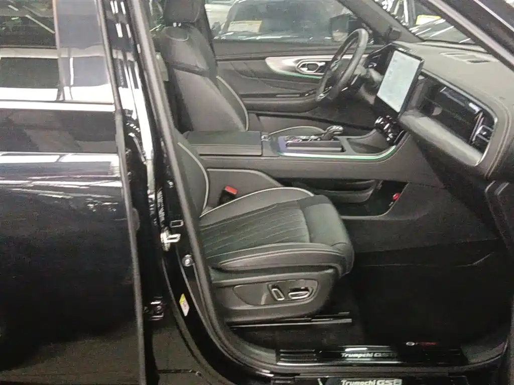 GAC Trumpchi Trumpchi GS8 2024 Navigator Series 2.0TGDI 2WD Luxury Smart Connect Edition фото 25