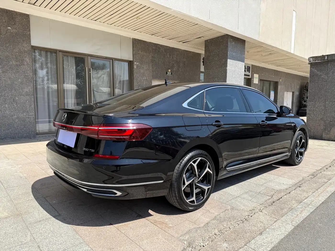 Volkswagen Passat 2024 Model 380TSI Starlight Elite фото 8