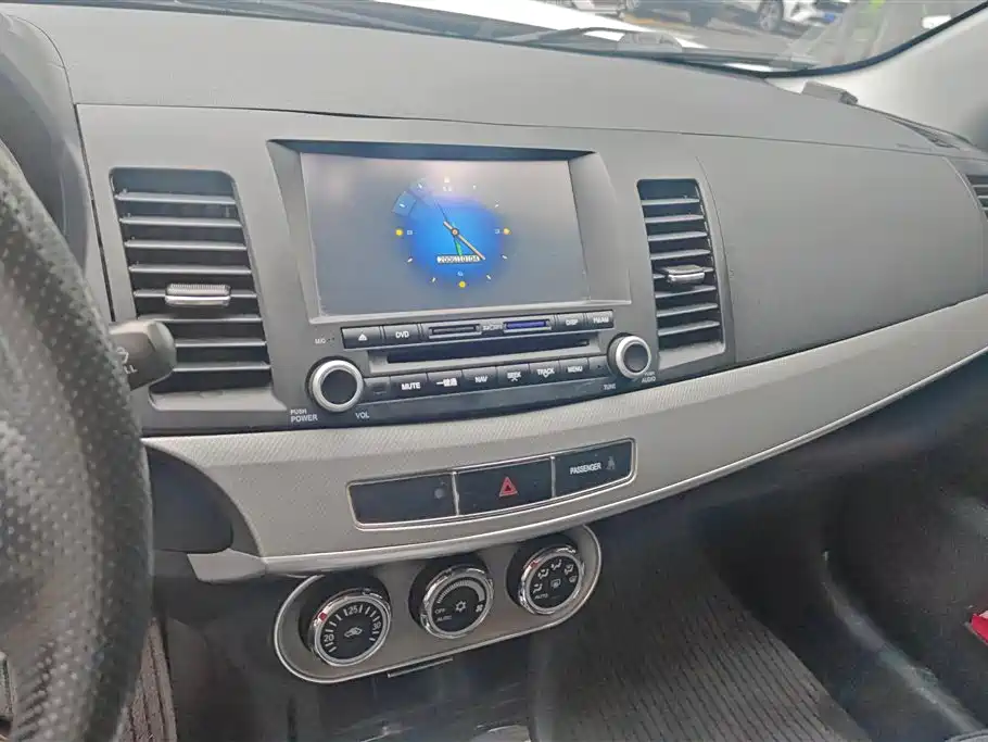 Mitsubishi Lancer EX 2015 2.0L CVT Flagship Edition фото 13
