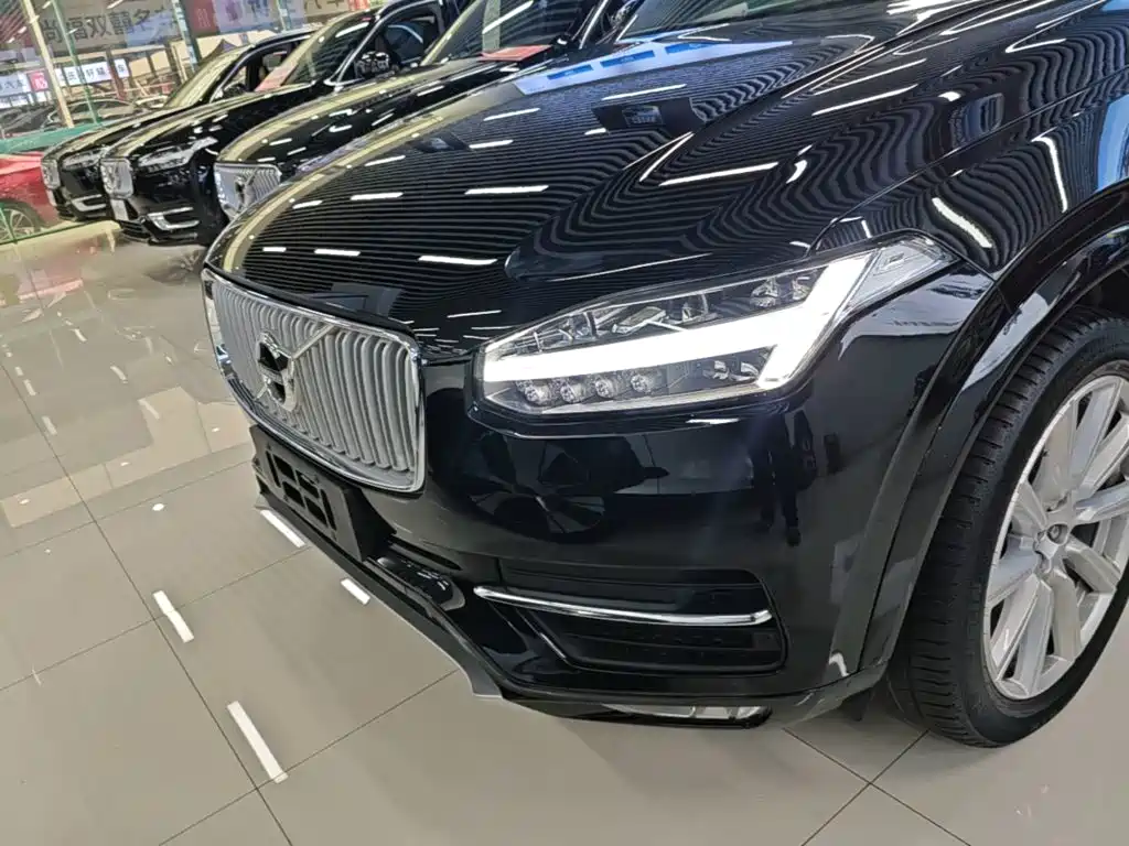 Photo 24 - Volvo XC90