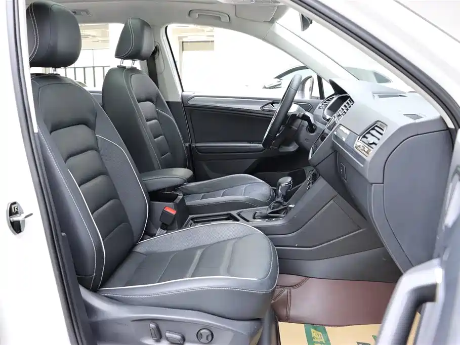 Volkswagen Tiguan L 2019 330TSI Automatic 2WD R-Line Flagship Edition China VI фото 19