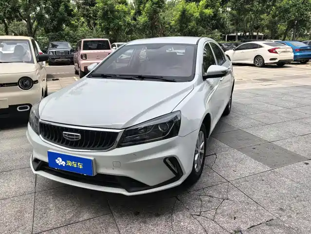 Geely Emgrand UP 1.5L CVT, Комфорт