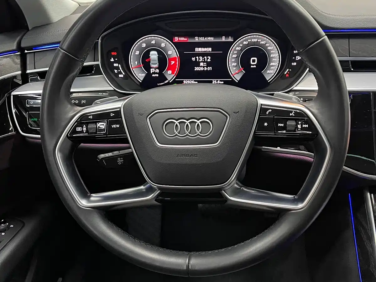 AUDI A8