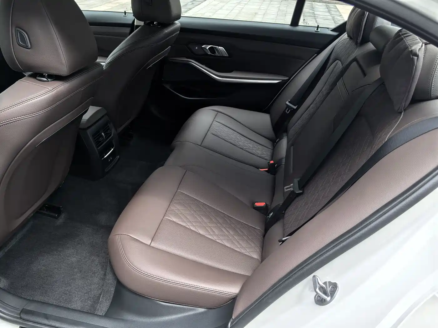 BMW 3 Series 2026 2026 330Li M Sport Shadowline Package