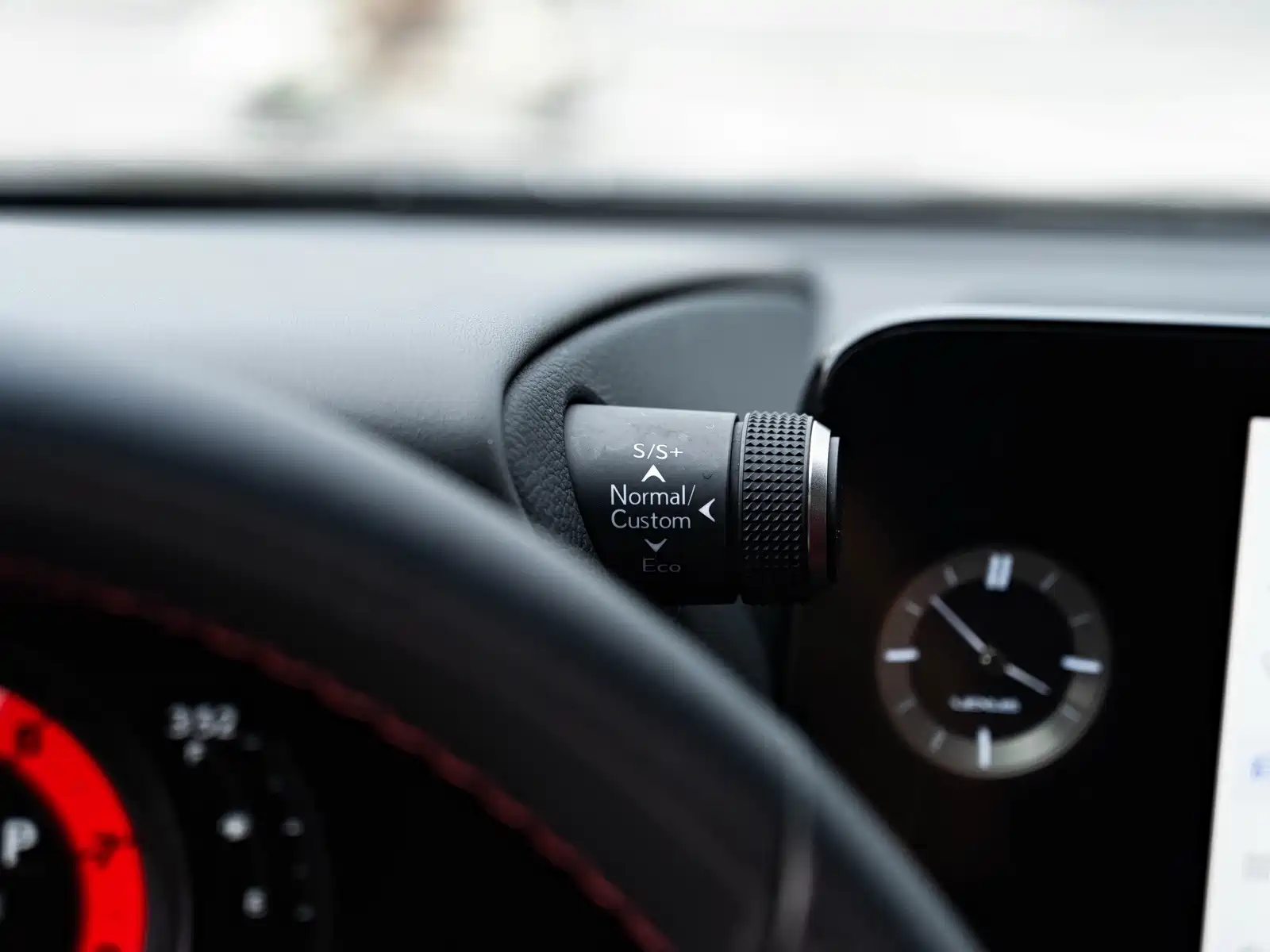 Photo 20 - Lexus ES