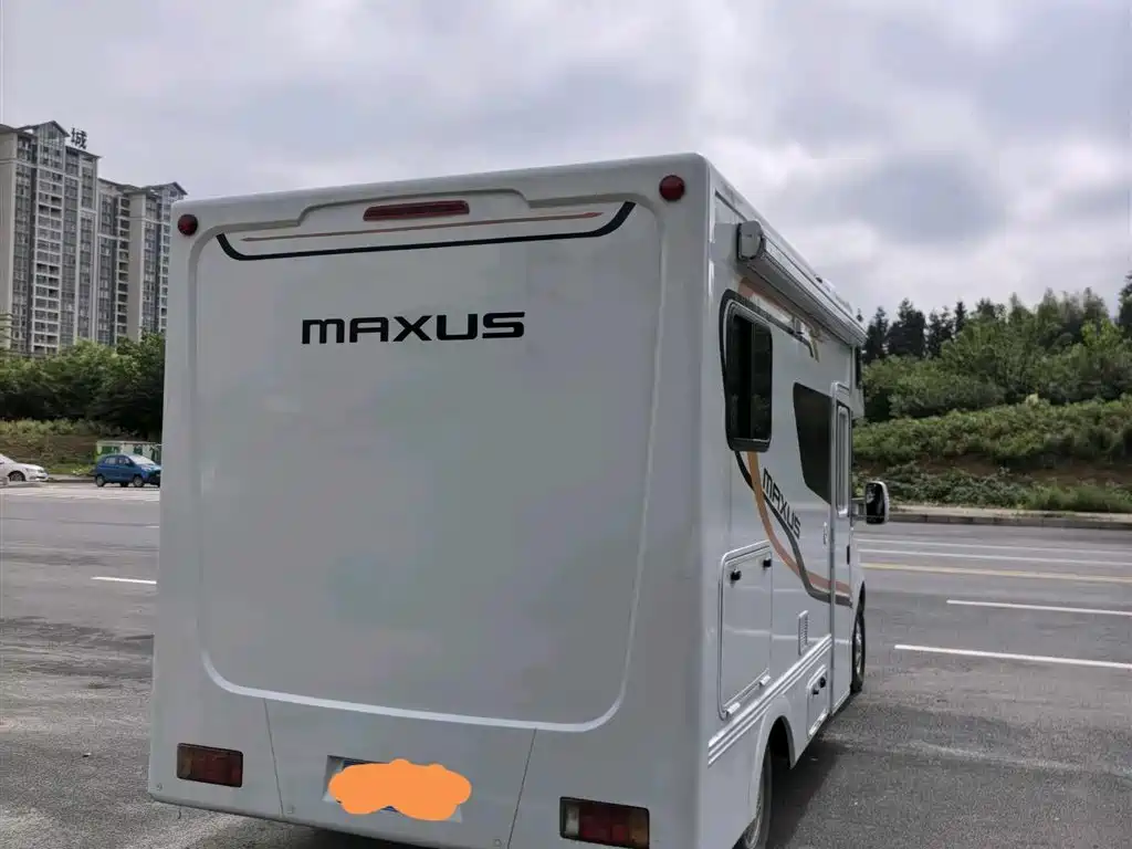 SAIC Maxus Xintu V80 2018 2.5T AMT Aoyun Short Wheelbase Ultra Low Roof 5-6-seater фото 3