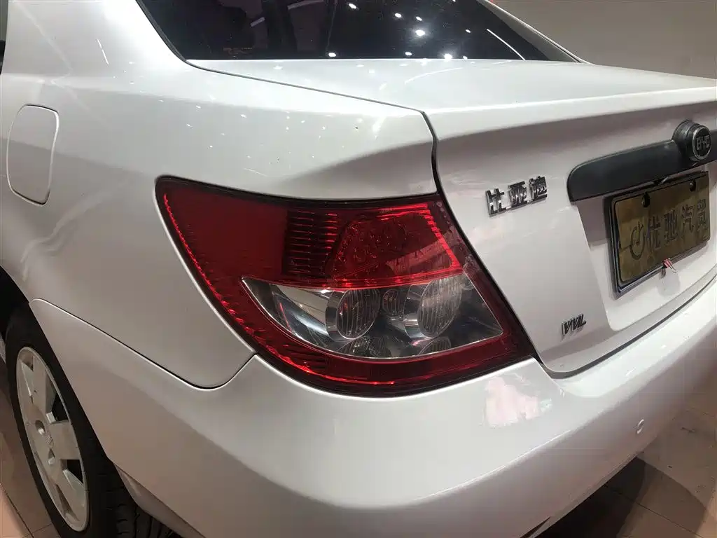 BYD F3 2015 Energy-saving Edition 1.5L Manual Comfort фото 8