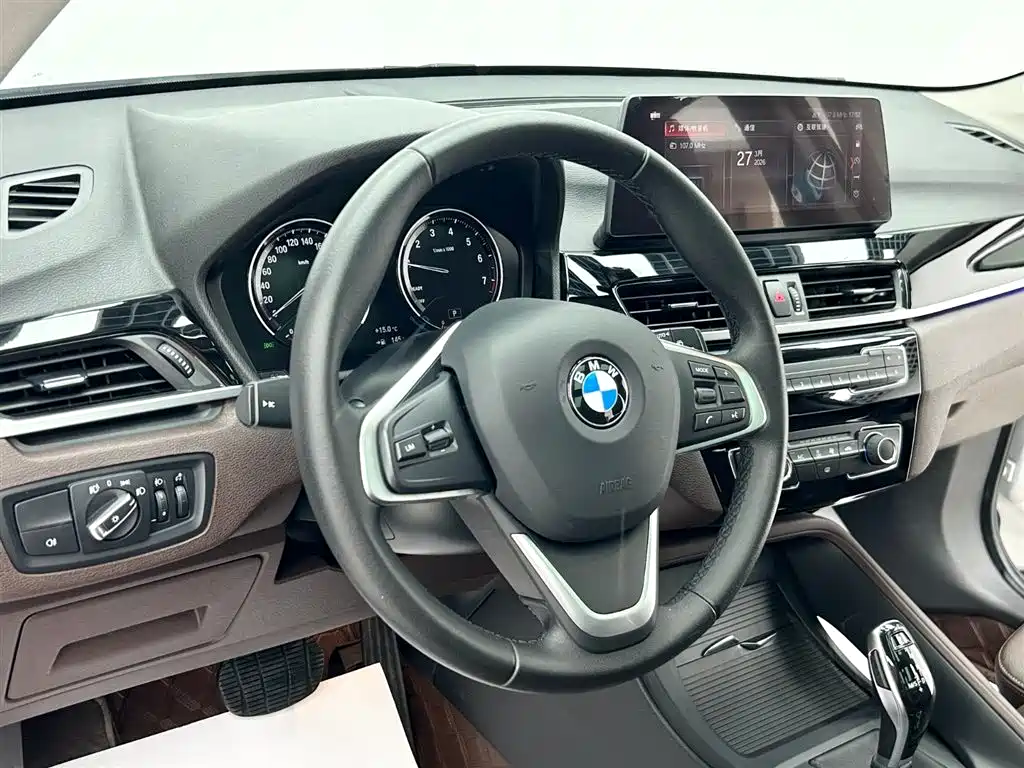 BMW X1 2022 sDrive20Li Fashion фото 9