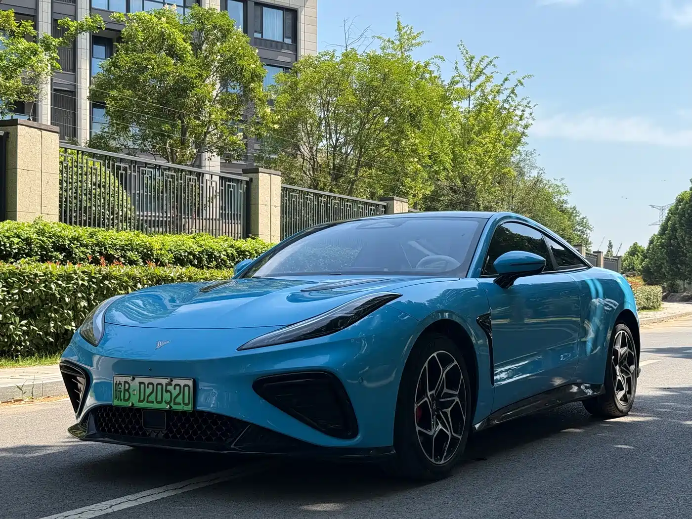 Nezha Auto Nezha GT 2023 580 AWD Sport Edition