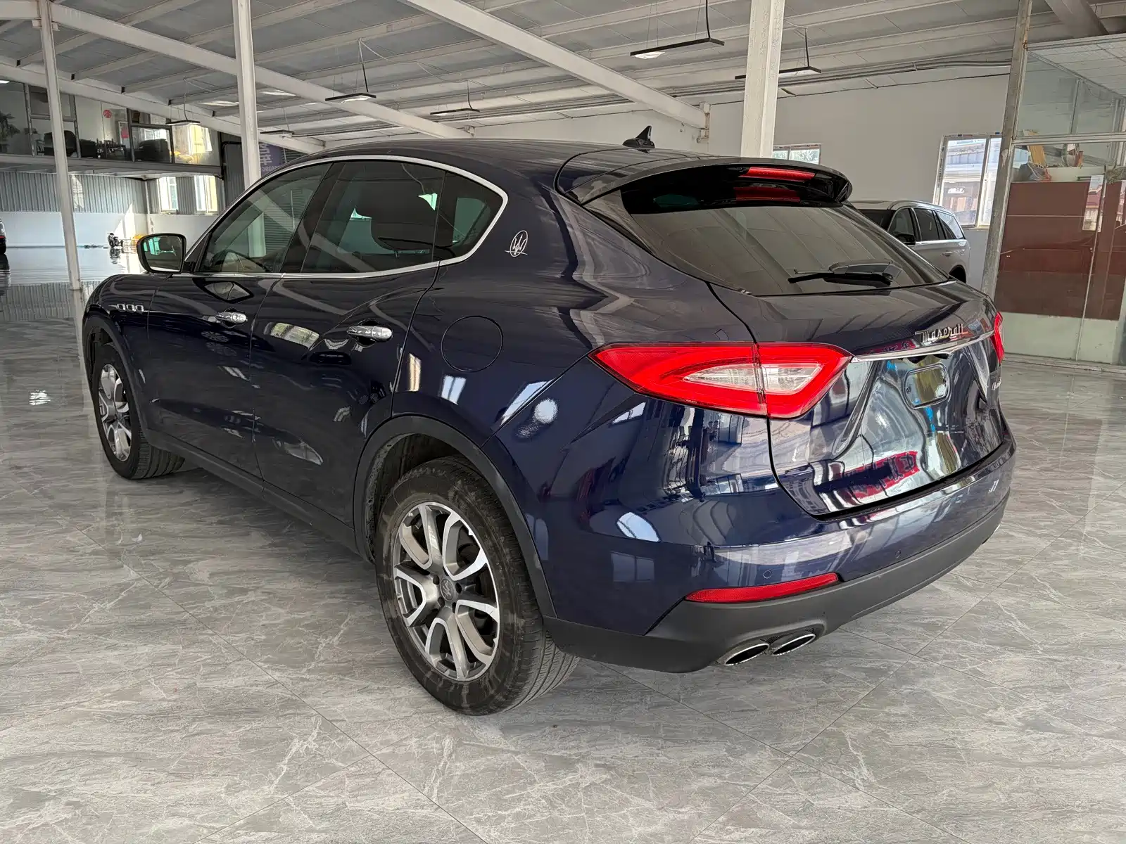 Photo 4 - Maserati Levante