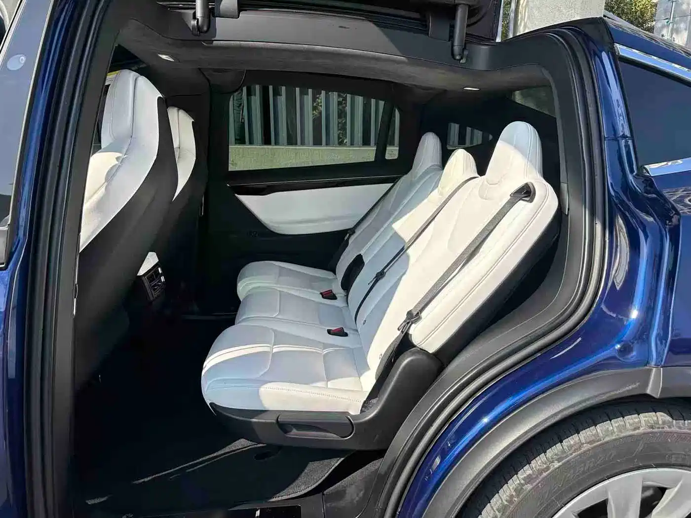 TESLA MODEL X