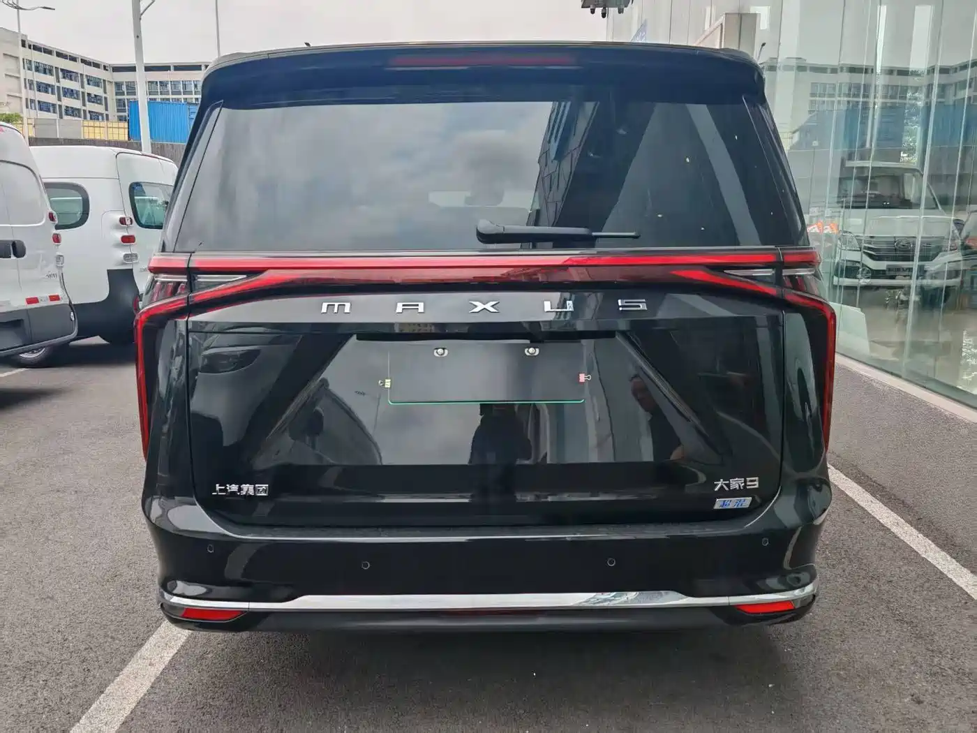 SAIC Maxus Dajia 9 2025 Super Hybrid Ultra-Long-Range Grassland Edition 7-Seater фото 5