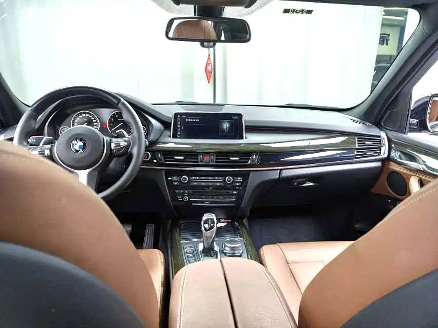 Photo 7 - BMW X5 (Import)