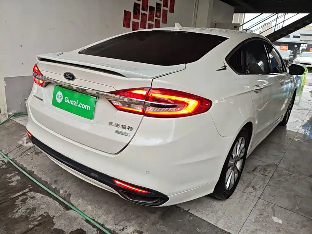 Фото 7 - Ford Mondeo