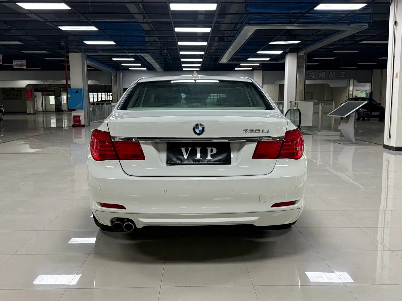 BMW 7 Series 2011 730Li Elegance фото 5