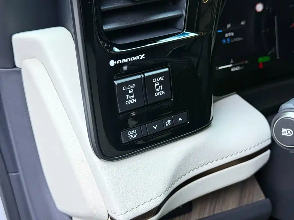 Lexus LM 2025 2025 Model 500h Six-Seater Prestige Edition