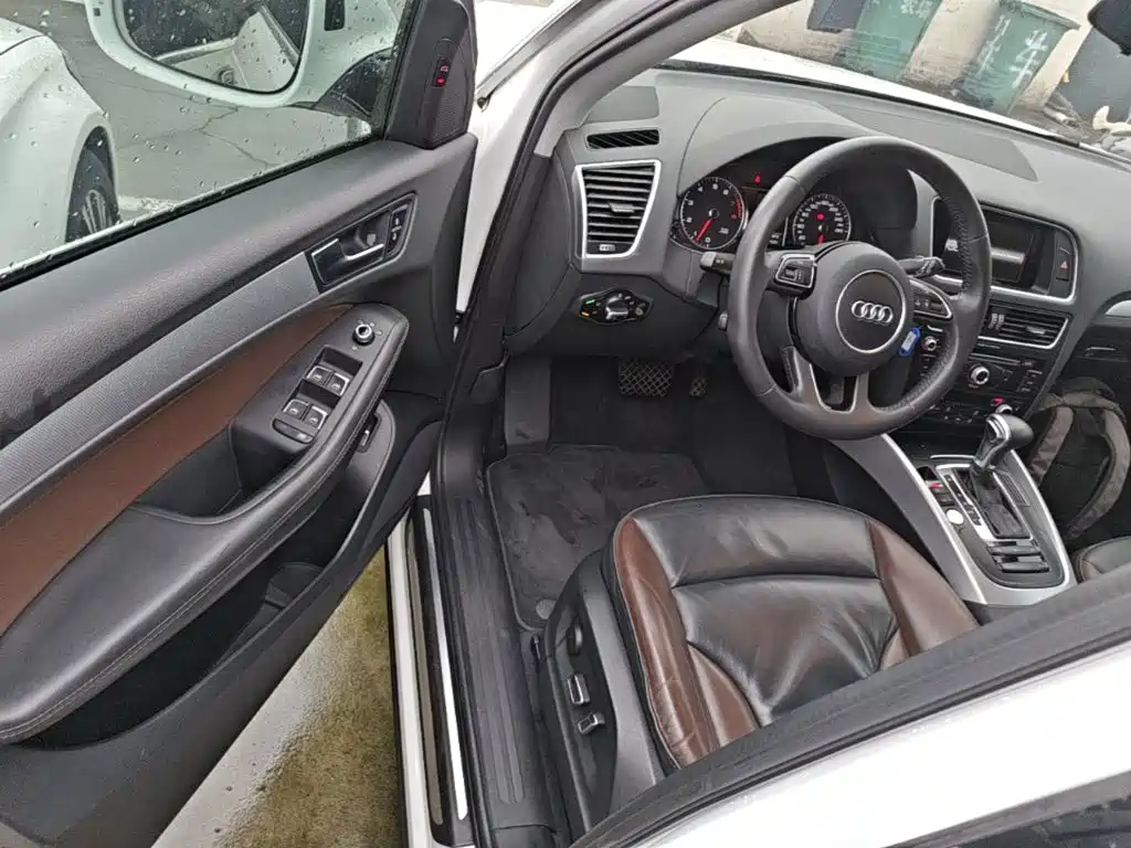 Audi Q5 2018 2017 Plus 40 TFSI Technology