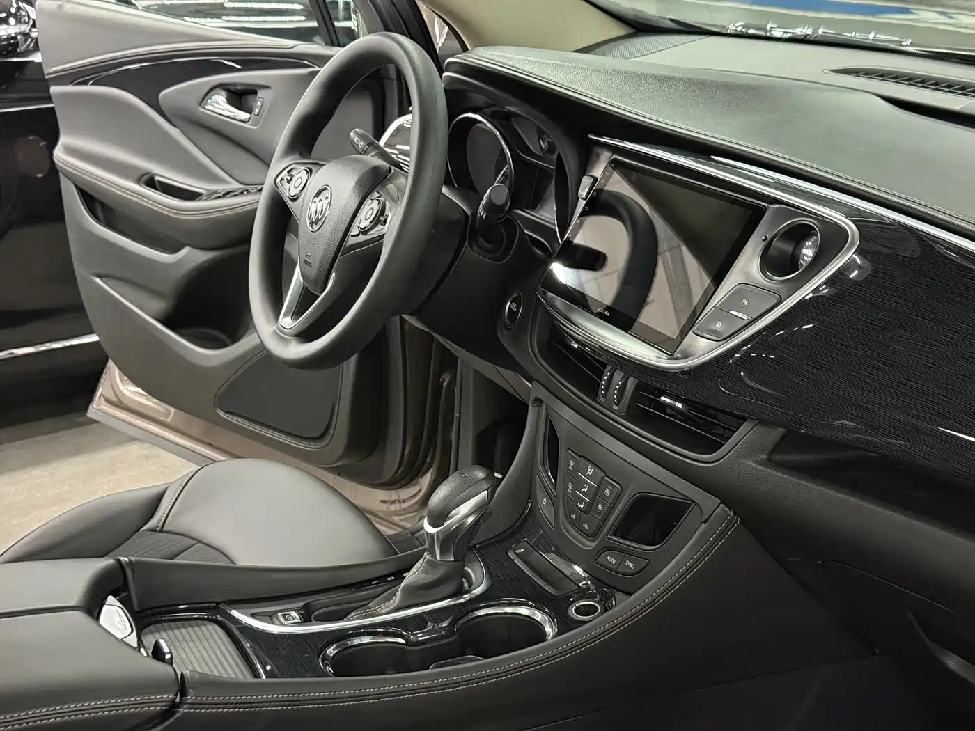 Buick Envision Plus 2017 20T FWD Premium фото 15