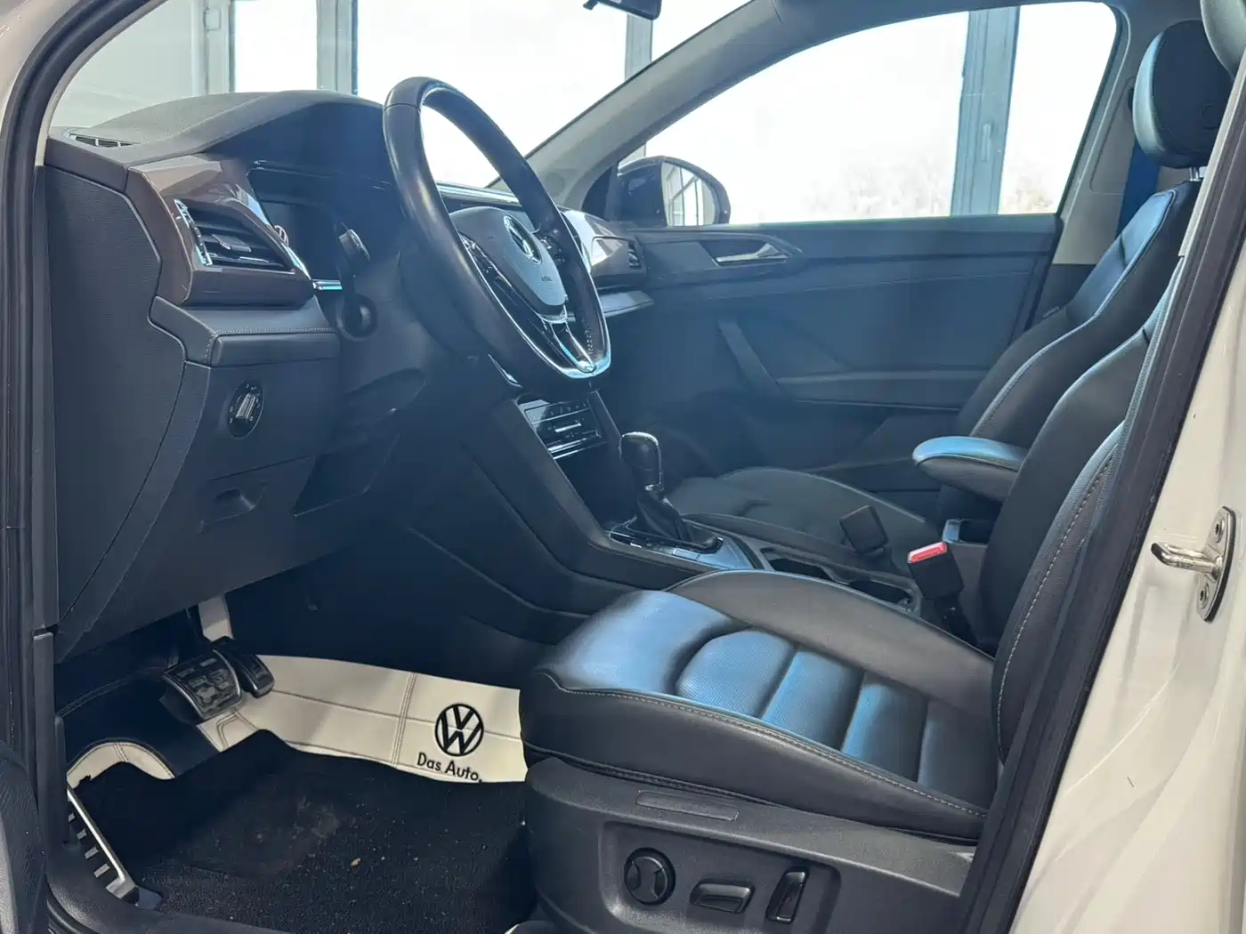 Volkswagen Tharu 2022 280TSI FWD Luxury Edition фото 8