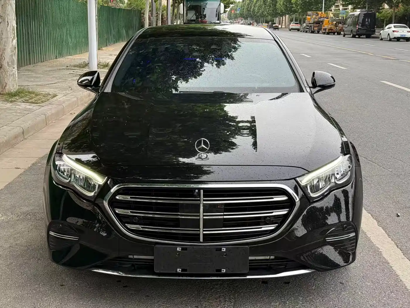 Mercedes-Benz E-Class New Energy 2024 E 350 e L Plug-in Hybrid Sedan фото 2