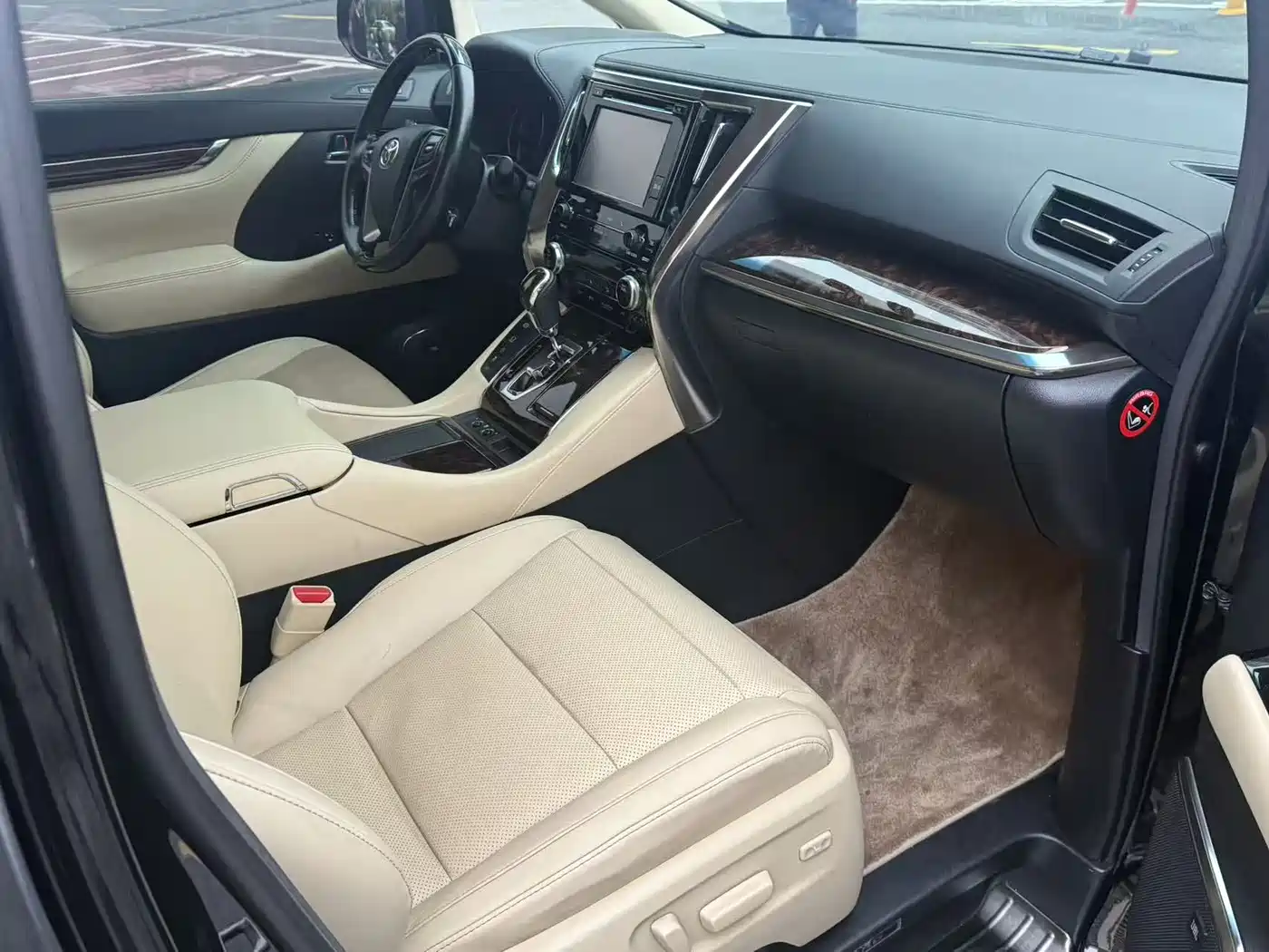 Toyota Alphard 2018 Facelift 3.5L Luxury Edition фото 4