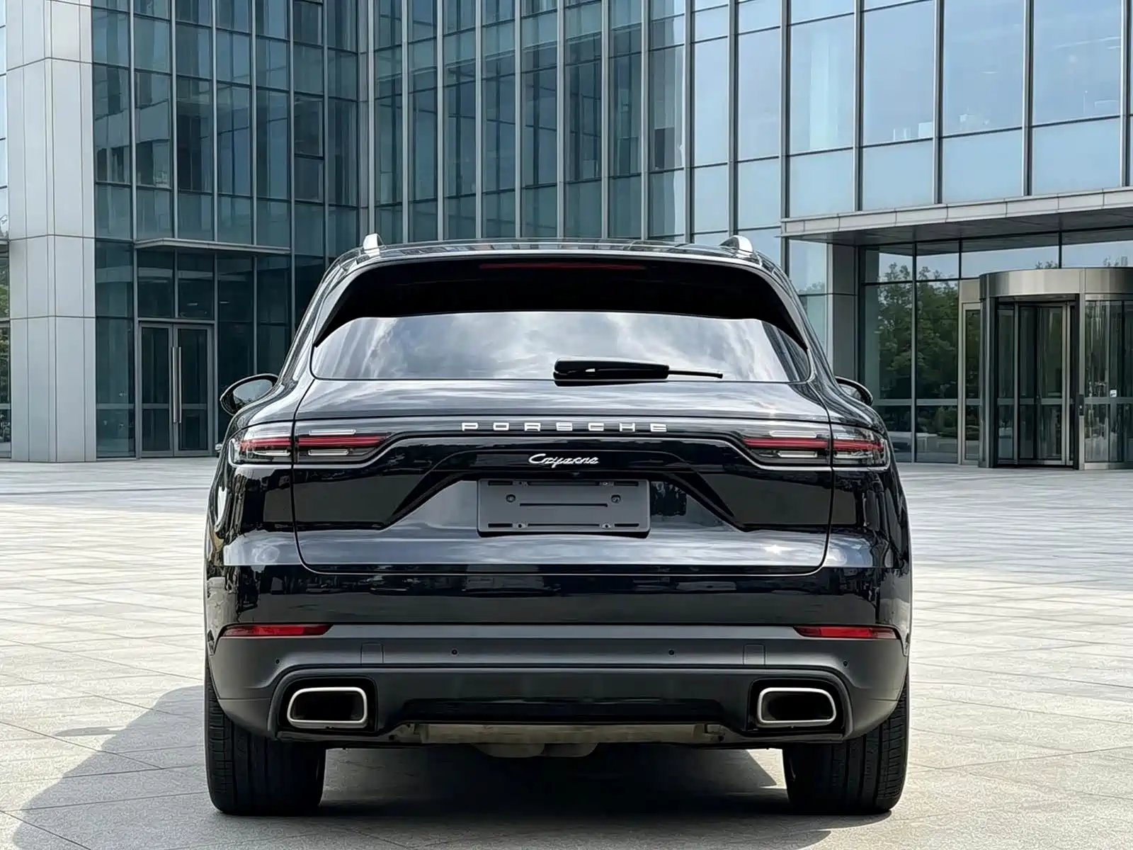 Photo 8 - Porsche Cayenne