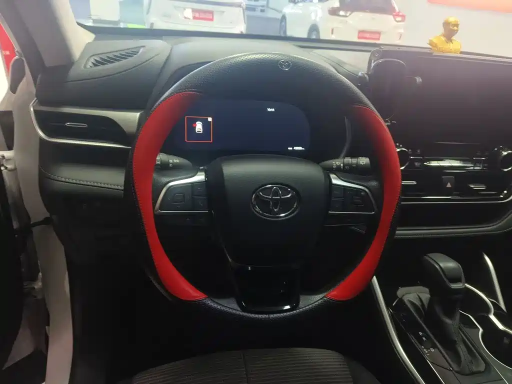 Photo 4 - Toyota Highlander