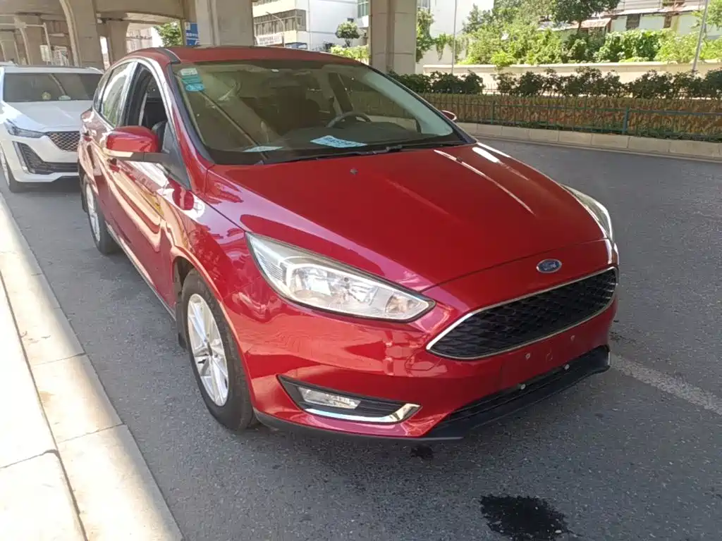 Фото 4 - Ford Focus