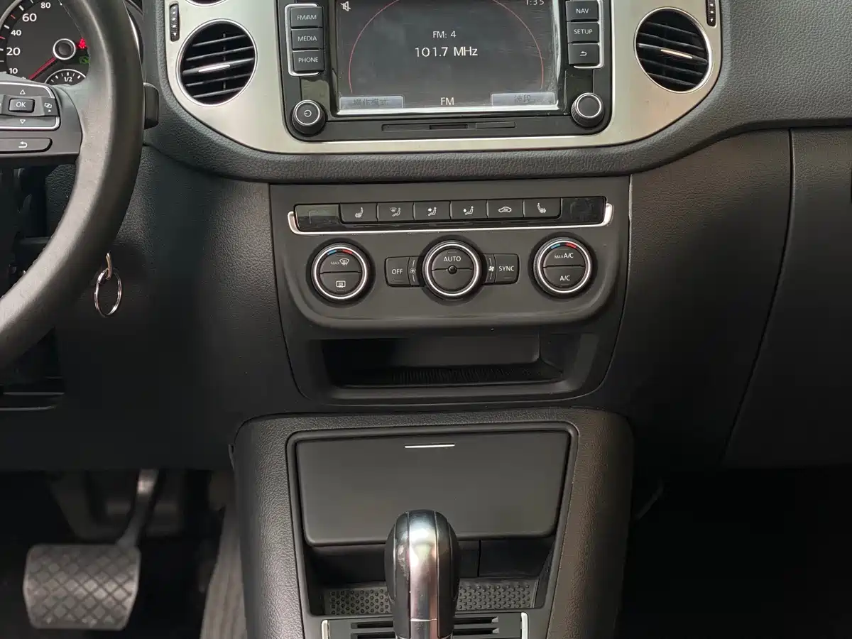 Volkswagen Tiguan 2013 1.8TSI Automatic 2WD Luxury Model фото 26