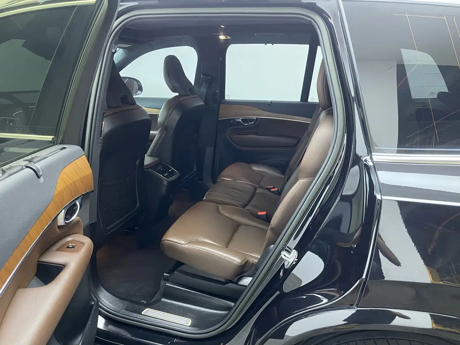 صورة 14 - Volvo XC90