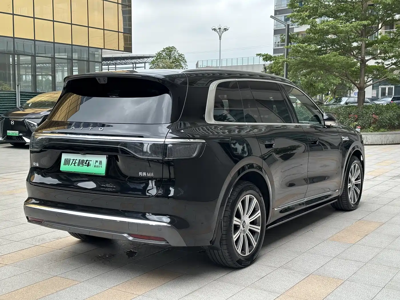 AITO Wenjie AITO M8 2025 Model Extended Range Max+ Edition 53.4kWh 6-Seater фото 4